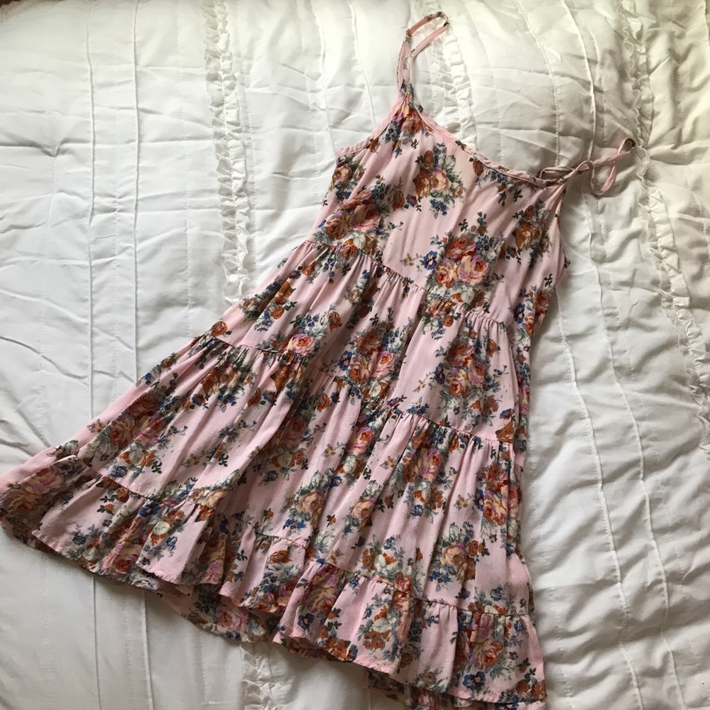 Light pink floral-printed dress!